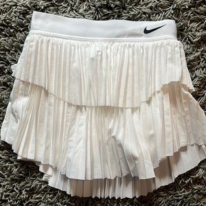 nike skirt, shorts under skirt,never been worn, no stains or rips